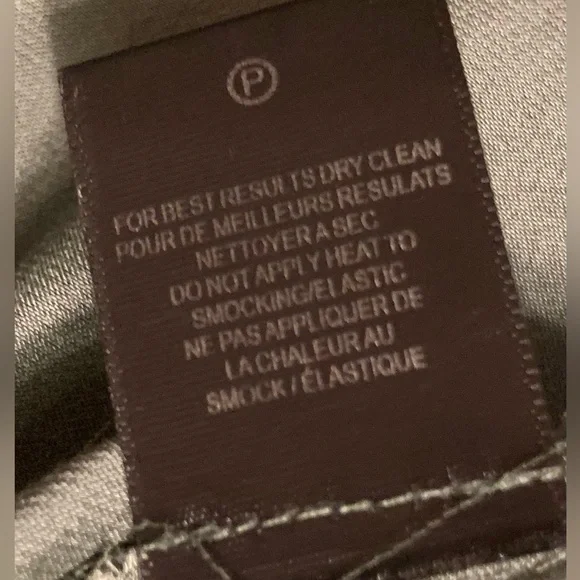 π¦πΏ Flutter into Fashion! Halston Heritage Green Blouse - Size L πΏπ¦ - Picture 14 of 15